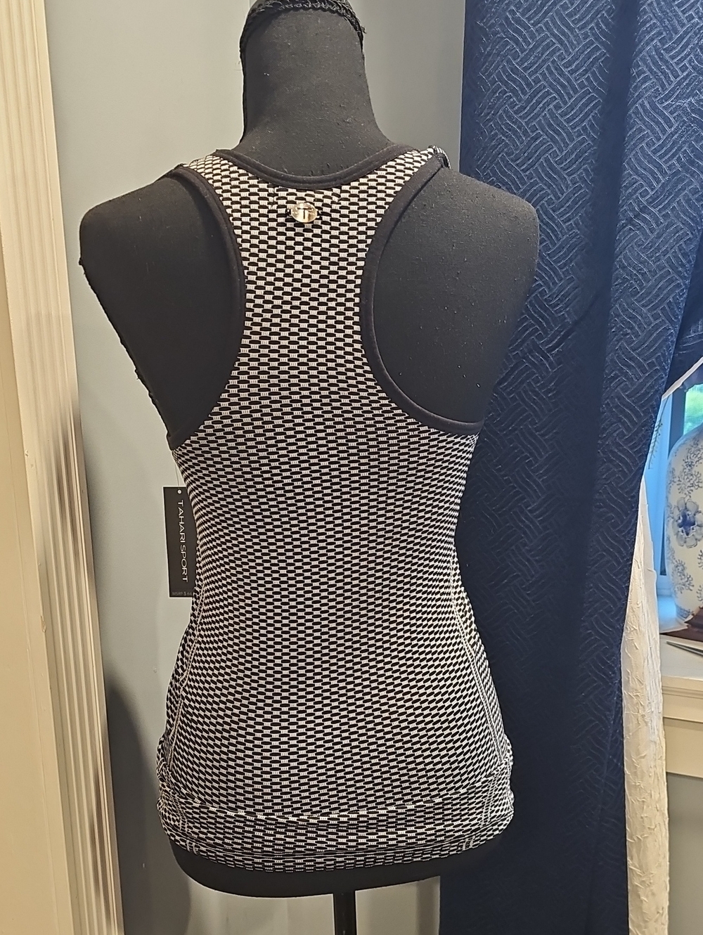 Tahari Sport Racerback Tank Sz S/M or L/XL NWT MSRP $68 - Picture 9 of 11